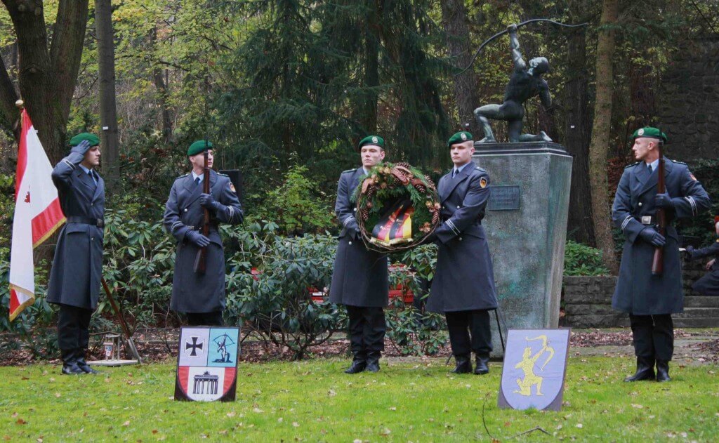 Kranzniederlegung Am Volkstrauertag | StadtrandNachrichten