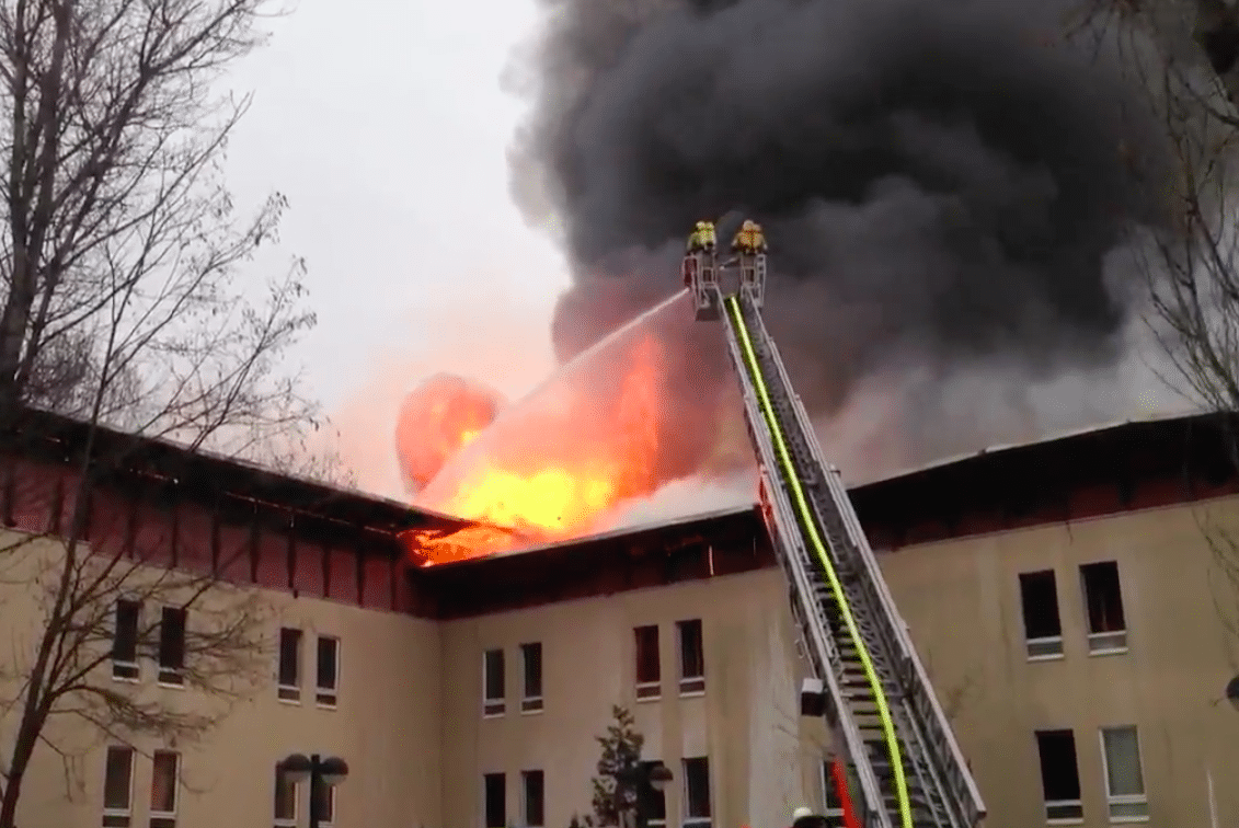 Feuer in Lichterfelder Flüchtlingsunterkunft (Update)