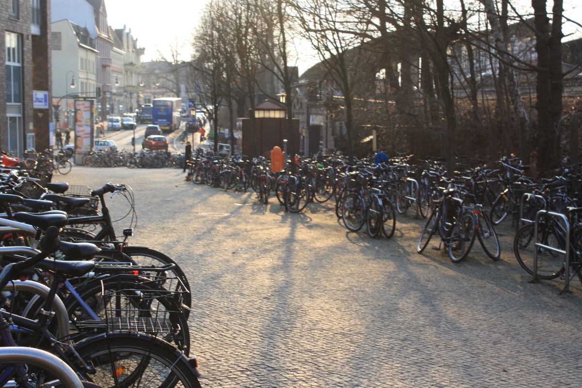 Alle an vier Tische zur Mobilitätskonferenz