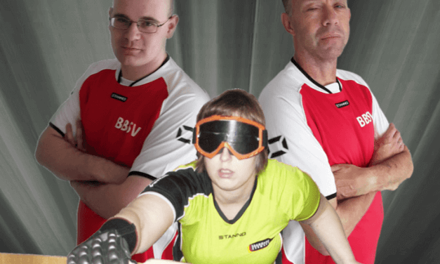 Augenbinde, Schläger, Showdown – Wenn Blinde „Tischtennis“ spielen