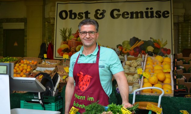 „Späti“ der etwas anderen Art: Im Bahnhof Lichterfelde Ost gibt es Obst und Gemüse rund um die Uhr