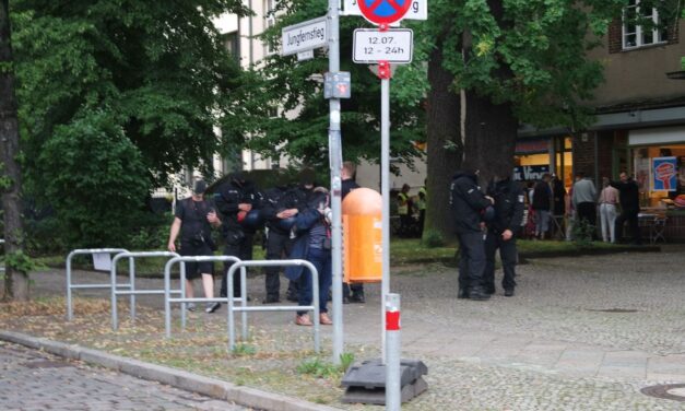 Staatsreparatur: Aufzug der Burschenschafter