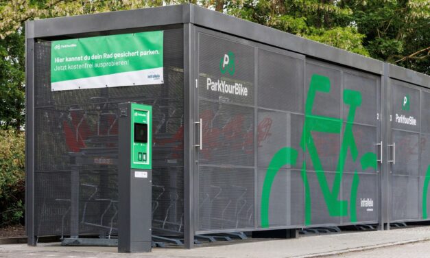 Gesicherte Fahrradstellplätze am S-Bahnhof Lichterfelde Süd