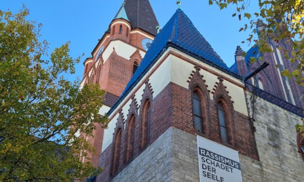 Dreifaltigkeitskirche in Lankwitz: Dachsanierung mit Spendengeldern